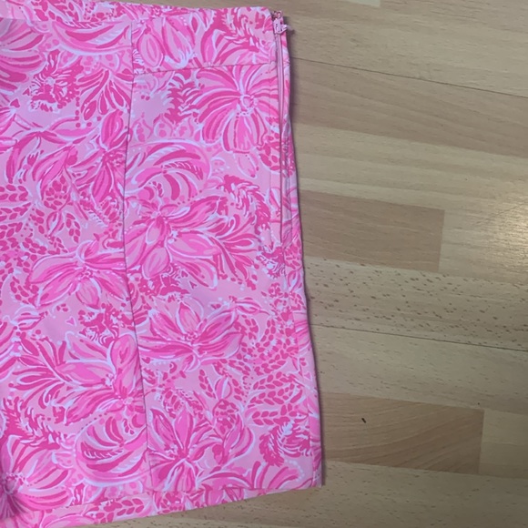 Lily Pulitzer Fona Shorts in Pink Blossom Foxy Llama | NWT Size 8 - Picture 4 of 8